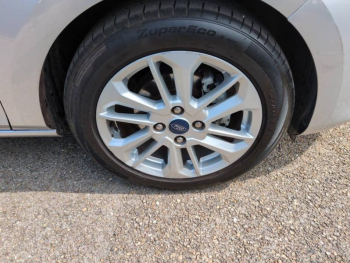 Photo 22 du bon plan FORD Fiesta 1.0 Flexifuel 95ch Titanium Business 5p occasion à 15490 €