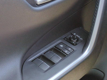 Photo 21 du bon plan TOYOTA RAV4 Hybride 218ch Dynamic 2WD occasion à 22990 €