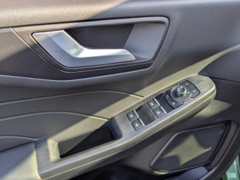 Photo 8 du bon plan FORD Kuga 2.5 Duratec 180ch Hybrid FlexiFuel ST-Line Powershift occasion à 32400 €