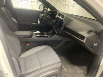 Photo 17 du bon plan LEXUS RZ 350e Luxe MC26 occasion à 51900 €