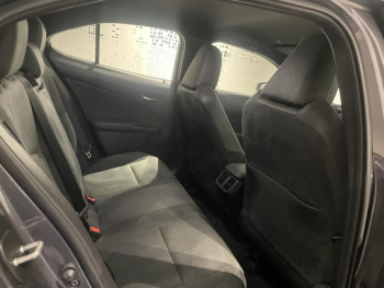 Photo 12 du bon plan LEXUS UX 300h Pack MY26 occasion à 35900 €