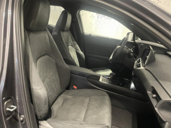 Photo 16 du bon plan LEXUS UX 300h Pack MY26 occasion à 35900 €
