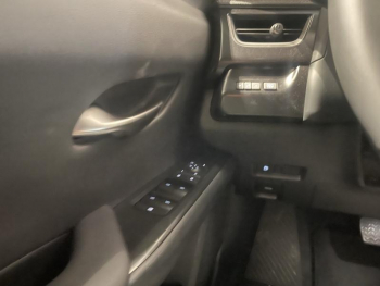 Photo 23 du bon plan LEXUS UX 300h Pack MY26 occasion à 35900 €