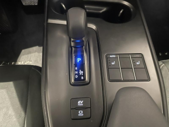 Photo 27 du bon plan LEXUS UX 300h Pack MY26 occasion à 35900 €
