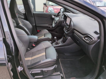 Photo 19 du bon plan FORD Puma 1.5 EcoBoost 200ch S&S ST Gold Edition occasion à 22990 €