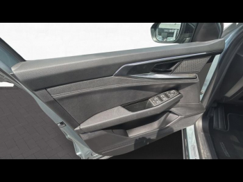 Photo 28 du bon plan RENAULT Espace 1.2 E-Tech full hybrid 200ch Iconic 7 places - 25 occasion à 47750 €