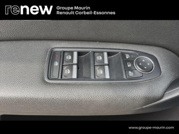 Photo 19 du bon plan RENAULT Captur 1.6 E-Tech Plug-in 160ch Intens occasion à 15880 €