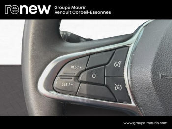 Photo 21 du bon plan RENAULT Captur 1.6 E-Tech Plug-in 160ch Intens occasion à 15880 €
