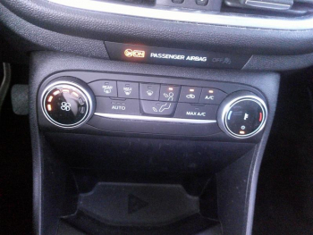 Photo 12 du bon plan FORD Fiesta 1.0 Flexifuel 95ch Active X 5p occasion à 16901 €