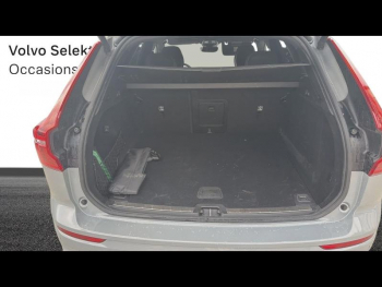 Photo 7 du bon plan VOLVO XC60 B4 197ch Plus Style Dark Geartronic occasion à 37990 €