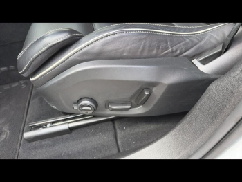 Photo 15 du bon plan VOLVO XC60 B4 197ch Plus Style Dark Geartronic occasion à 37990 €