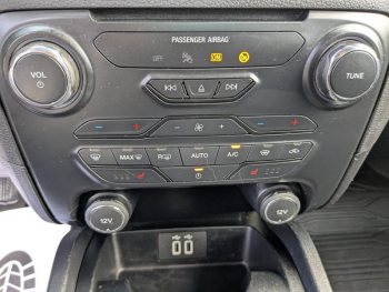 Photo 14 du bon plan FORD Ranger VUL 2.0 TDCi 170ch Super Cab Limited 23250? HT occasion à 27900 €