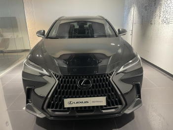 Photo 2 du bon plan LEXUS NX 450h+ Luxe 4WD Pack Design Toit Ouvrant occasion à 36990 €