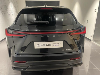 Photo 5 du bon plan LEXUS NX 450h+ Luxe 4WD Pack Design Toit Ouvrant occasion à 36990 €