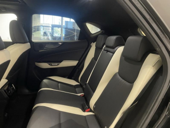 Photo 17 du bon plan LEXUS NX 450h+ Luxe 4WD Pack Design Toit Ouvrant occasion à 36990 €