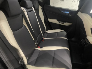 Photo 20 du bon plan LEXUS NX 450h+ Luxe 4WD Pack Design Toit Ouvrant occasion à 36990 €