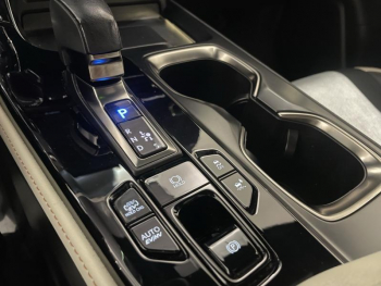 Photo 37 du bon plan LEXUS NX 450h+ Luxe 4WD Pack Design Toit Ouvrant occasion à 36990 €