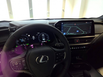 Photo 4 du bon plan LEXUS UX 300h F SPORT Design MY26 occasion à 40490 €