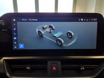 Photo 9 du bon plan LEXUS UX 300h F SPORT Design MY26 occasion à 40490 €