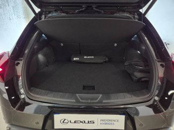Photo 15 du bon plan LEXUS UX 300h F SPORT Design MY26 occasion à 40490 €