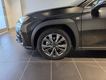 Photo 21 du bon plan LEXUS UX 300h F SPORT Design MY26 occasion à 40490 €