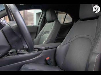 Photo 16 du bon plan LEXUS UX 250h 2WD Luxe Pack Technologie occasion à 22990 €