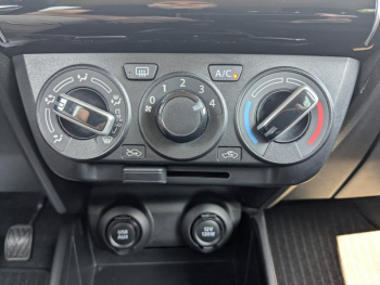 Photo 18 du bon plan SUZUKI Swift 1.2 Dualjet Hybrid 83ch Privilège occasion à 15790 €
