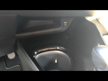 Photo 17 du bon plan TOYOTA C-HR 122h Graphic 2WD E-CVT RC18 occasion à 19980 €