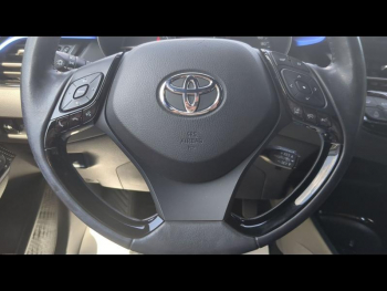 Photo 21 du bon plan TOYOTA C-HR 122h Graphic 2WD E-CVT RC18 occasion à 19980 €