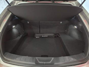 Photo 17 du bon plan LEXUS UX 300h Pack MY26 occasion à 36900 €