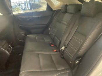 Photo 12 du bon plan LEXUS NX 300h 2WD Design MY21 occasion à 27990 €