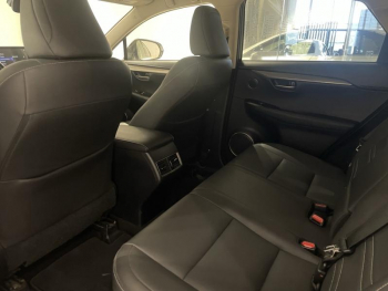 Photo 13 du bon plan LEXUS NX 300h 2WD Design MY21 occasion à 27990 €