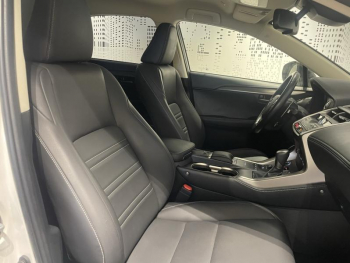 Photo 16 du bon plan LEXUS NX 300h 2WD Design MY21 occasion à 27990 €