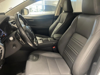 Photo 20 du bon plan LEXUS NX 300h 2WD Design MY21 occasion à 27990 €