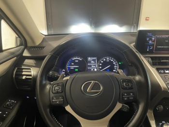 Photo 23 du bon plan LEXUS NX 300h 2WD Design MY21 occasion à 27990 €