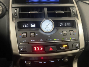Photo 25 du bon plan LEXUS NX 300h 2WD Design MY21 occasion à 27990 €