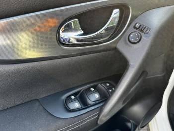 Photo 24 du bon plan NISSAN Qashqai 1.2 DIG-T 115ch N-Connecta occasion à 15900 €