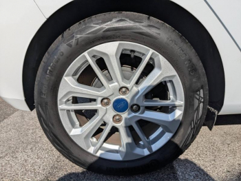Photo 25 du bon plan FORD Fiesta 1.0 Flexifuel 95ch Titanium Business 5p occasion à 15990 €