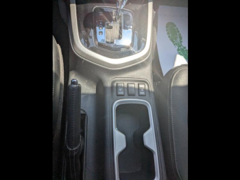Photo 19 du bon plan NISSAN Navara VUL 2.3 dCi 190ch Double-Cab OffRoader Tekna+ 2018 BVA occasion à 39980 €