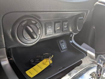 Photo 20 du bon plan NISSAN Navara VUL 2.3 dCi 190ch Double-Cab OffRoader Tekna+ 2018 BVA occasion à 39980 €