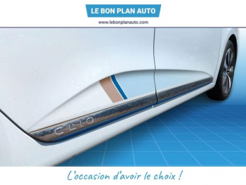 Photo 13 du bon plan RENAULT Clio 1.6 E-Tech 140ch Première Edition occasion à 12480 €