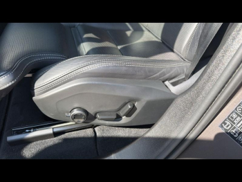 Photo 35 du bon plan VOLVO XC60 T6 Hybride Rechargeable 253 + 145ch Ultra Style Dark Geartronic 8 AWD occasion à 51990 €
