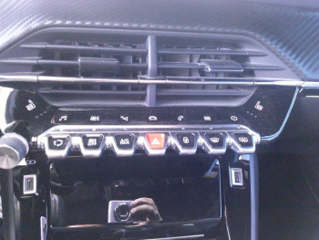 Photo 11 du bon plan PEUGEOT 2008 1.2 PureTech 155ch S&S GT EAT8 occasion à 16590 €