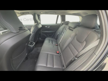 Photo 5 du bon plan VOLVO V60 B4 197ch Ultra Style Dark DCT 7 occasion à 43990 €
