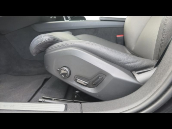 Photo 16 du bon plan VOLVO V60 B4 197ch Ultra Style Dark DCT 7 occasion à 43990 €