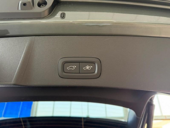 Photo 10 du bon plan VOLVO XC40 B3 163ch Ultra DCT 7 occasion à 47900 €