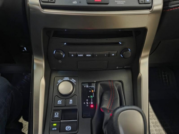 Photo 8 du bon plan LEXUS NX 300h 4WD F SPORT occasion à 20990 €
