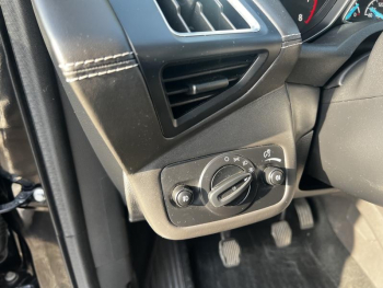 Photo 20 du bon plan FORD Kuga 1.5 Flexifuel-E85 150ch Stop&Start Vignale 4x2 Euro6.2 occasion à 17800 €