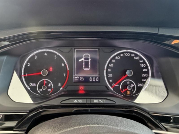 Photo 13 du bon plan VOLKSWAGEN Polo 1.0 80ch Lounge Euro6dT occasion à 13490 €