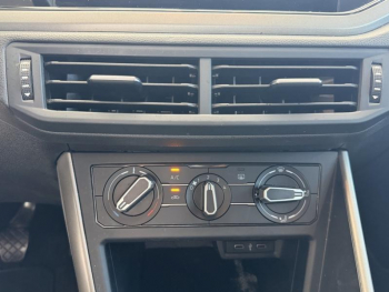 Photo 16 du bon plan VOLKSWAGEN Polo 1.0 80ch Lounge Euro6dT occasion à 13490 €
